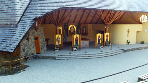 Puerta del santuario de litmanova